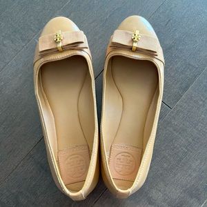 Tory Burch Leather Flats, size 5